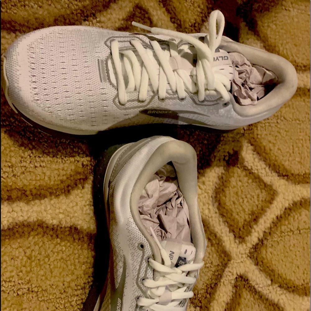 Brand New Women’s Brooks Tennis Shoes